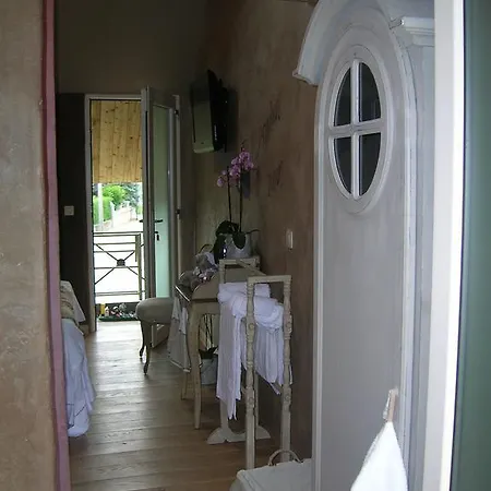 Esprit De Nature Les Bains Couette-café Aye